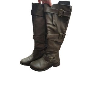 Brown bamboo boots.       b2